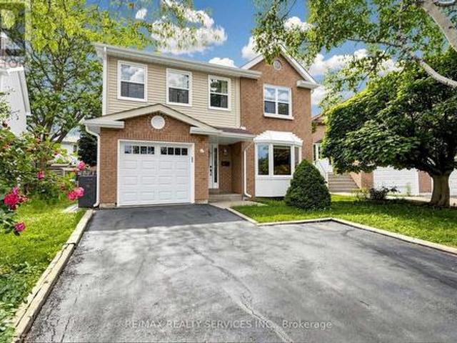 30 Mcgillivary Crescent, Brampton, ON, L6S 3P7 house for sale | Listing ID W13490 | Royal LePage
