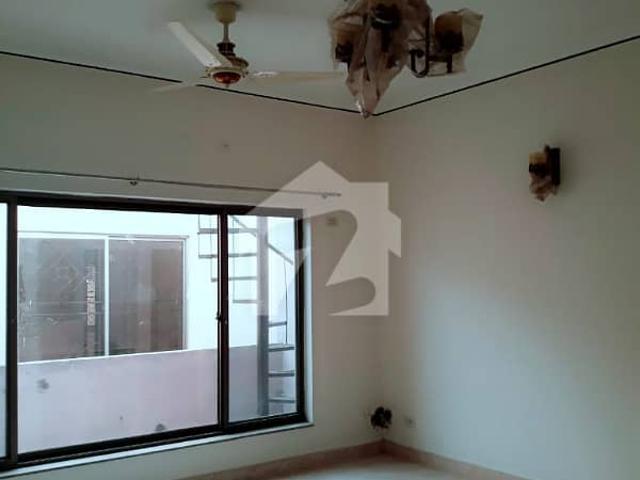 30 Marla Old House 05 Bed House Is Available For Sale link Shami Road Lahore Cantt