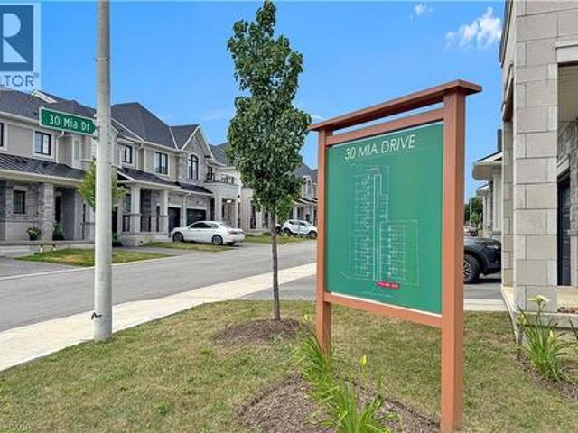 30 Mia Drive Unit# 11, Hamilton, ON, L9B 0K1 house for sale | Listing ID 40845 | Royal LePage