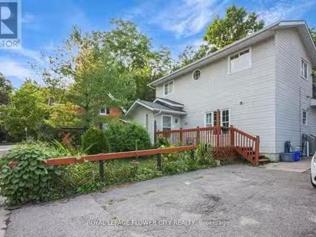 30 North Street, Barrie, ON, L4M 2R9 house for sale Listing.