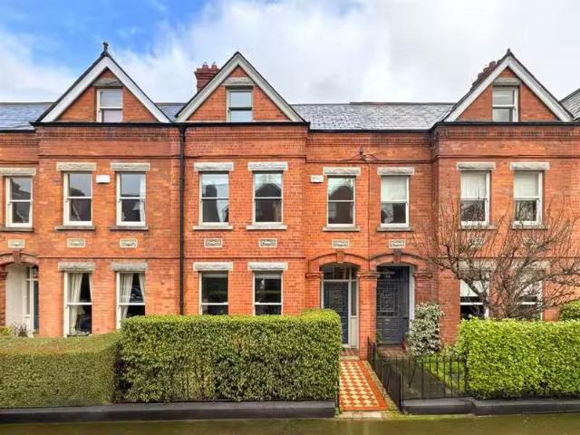 30 Oaklands Park, Sandymount, Dublin 4, D04 E951