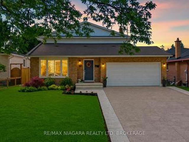 30 Orlando Drive, St. Catharines Lakeport, ON, L2N 6X4 house for sale | Listing ID X13707 | Royal LePage
