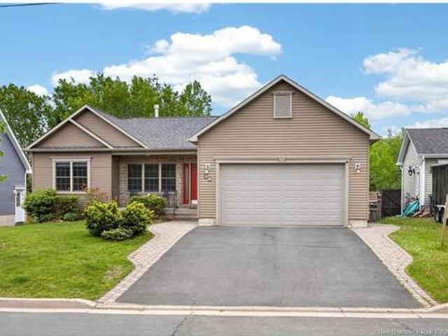 30 Red Maple Crt, Fredericton, NB, E3B 0E1 house for sale | Listing ID NB141049 | Royal LePage