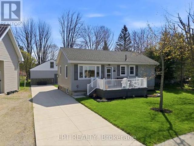 30 Sauble River Road, Lambton Shores Grand Bend, ON, N0M 1T0 house for sale | Listing ID X13593 | Royal LePage