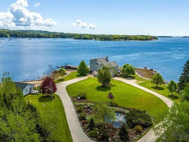 30 Seabreeze Lane, Chester Basin, NS, B0J 1K0 house for sale | Listing ID 202507 | Royal LePage