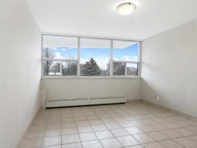 30 Speers Road 1 Bedroom Apartment for Rent at 30 Speers Rd, Oakville, ON L6K 2E4 Central Oakville