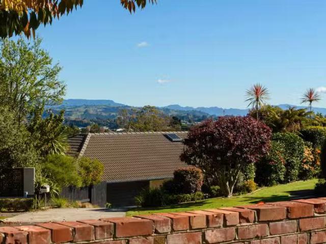 30 Summerhaven Place, Ohauiti, Tauranga For Sale