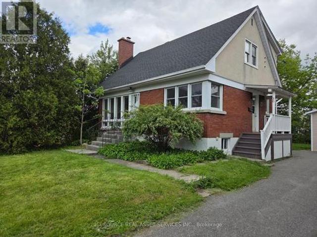 30 Sunnycrest Drive, Ottawa, ON, K2E 5Y2 house for lease | Listing ID X13443 | Royal LePage