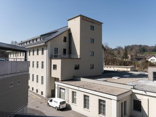 30m2 Flexibles Lager in modernem Gewerbehaus