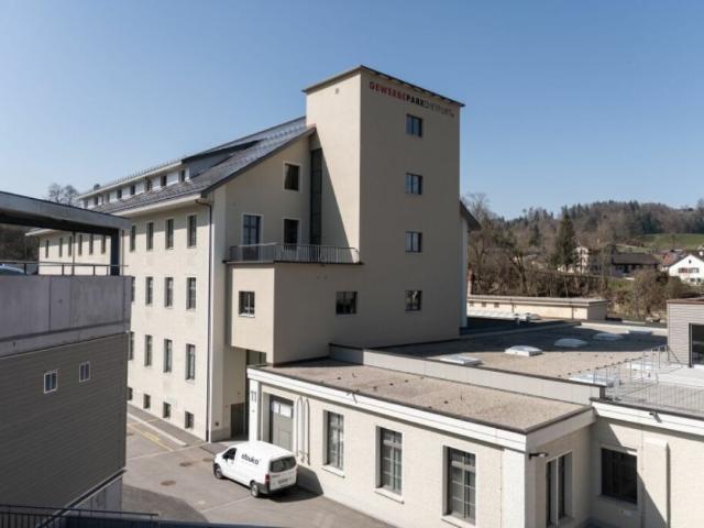 30m2 Flexibles Lager in modernem Gewerbehaus