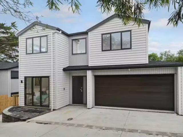 30A Edgeworth Road, Glenfield, North Shore City For Sale