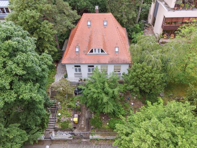 30er Jahre Familienvilla in Westend