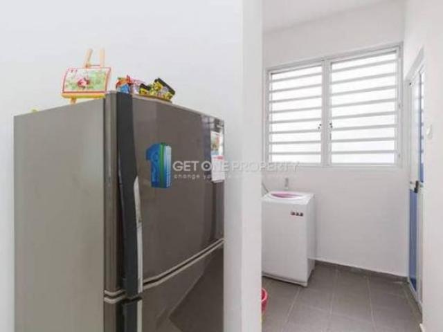 30th Floor Nice View Unit no. will be tell when there is viewing Aircon in living hall and master room Heaters in both bathrooms 2 car parks side by side,lowest floor,right outside lift Sierra Residence,Sungai Ara