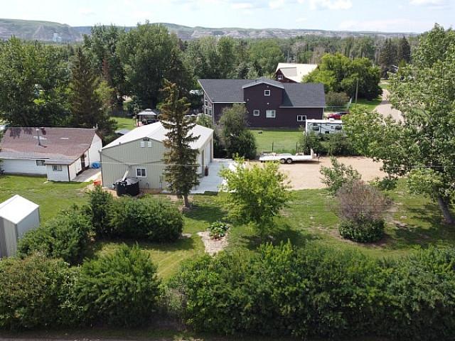 30x40 Garage On Fenced And Landscaped Lot