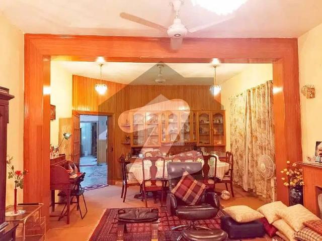 30x50 Old House For Sale 100feet Road