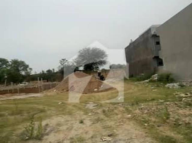 30x60 Clear Plot For Sale In Jinnah Garden Prime Location Near Amenities