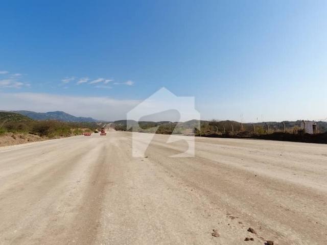 30x60 Plot For Sale In E 18 Near New Airport