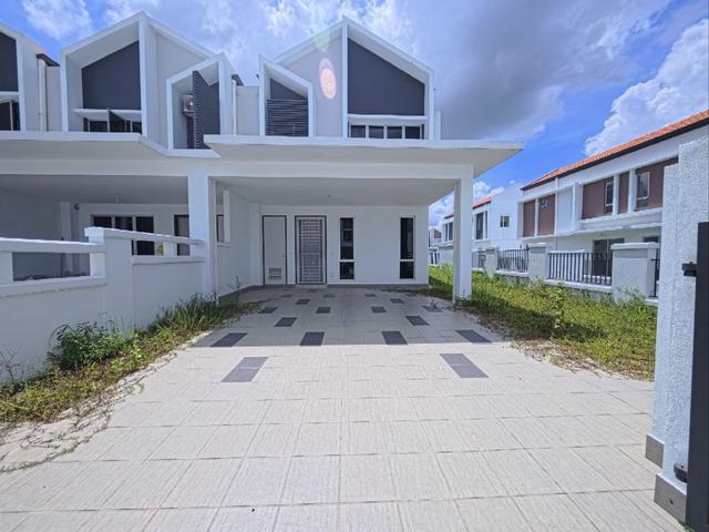 30x65 Sqft End Lot Teres 2 Tingkat Aderyn Setia Alam Sari Kajang