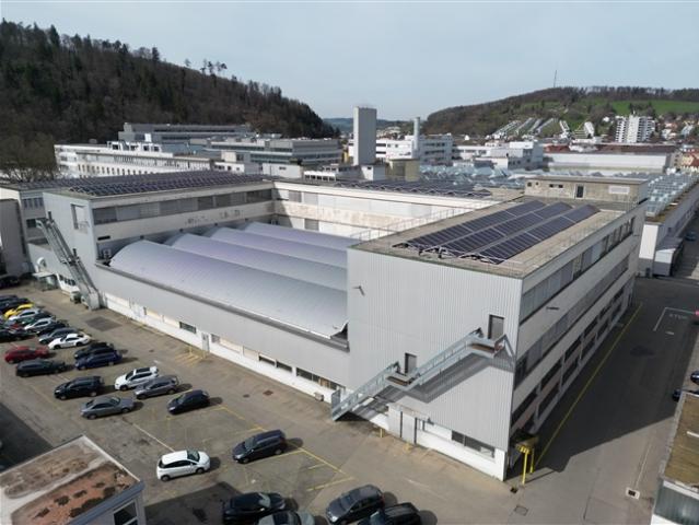 3100 m² Lager mit 2 Warenliften