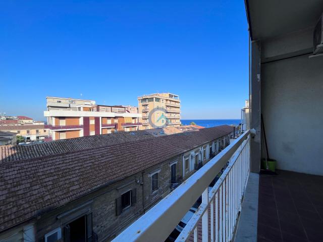 3100 Appartamento Quadrilocale in affitto a Catanzaro Catanzaro Lido