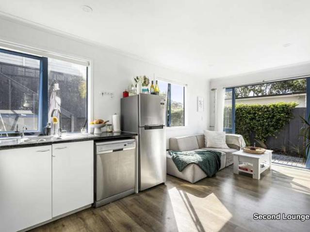 3/1013 Beach Road, Torbay, North Shore City