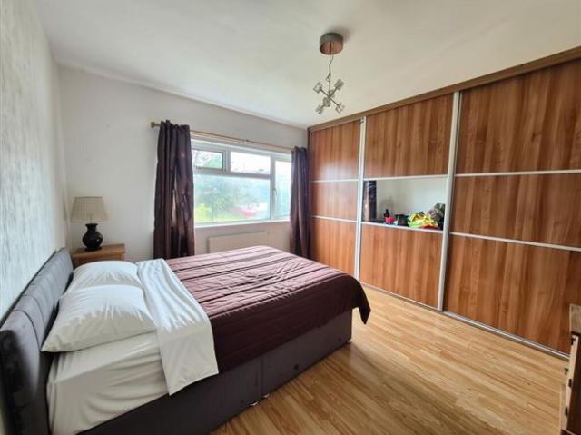 310,000 | Ballivor, 4 Westlodge, Athlone, Westmeath REA Hynes 5018 MyHome. Ie Residential
