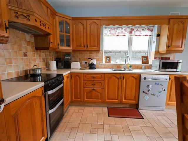 310,000 | 24 Hazelwood, Ballivor, Meath Sherry FitzGerald Davitt & Mullingar 4988 MyHome. Ie Residential