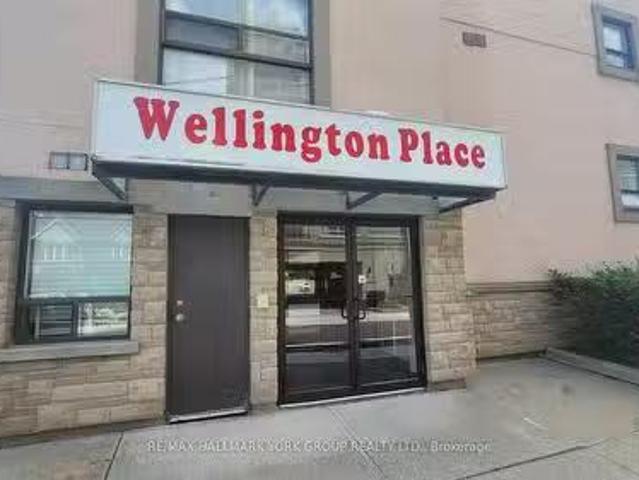 310 14 Wellington Street E, Aurora, ON, L4G 1H5 investment.