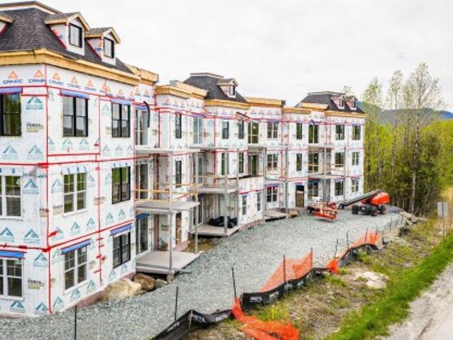 310 1 Rue Du Bruant Des Marais, Magog, QC, J1X 7S5 lease for lease | Listing ID 23774 | Royal LePage