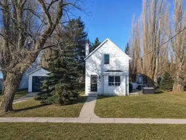 310 Commercial Street, Wawanesa, MB, R0K 2G0 house for sale.