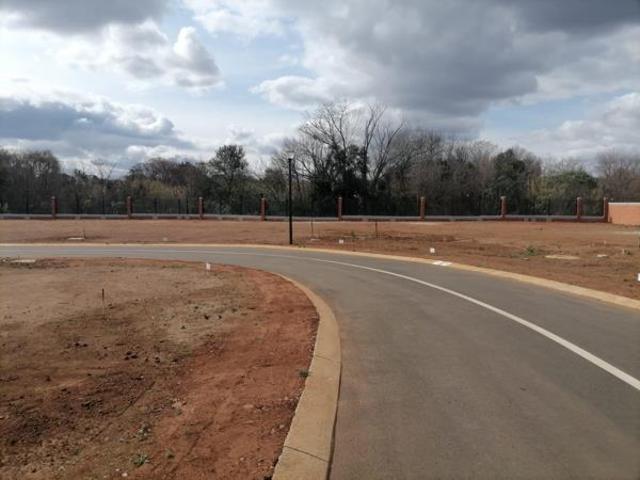 310 m² Land available in Raslouw