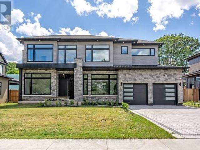 310 Tuck Drive, Burlington Shoreacres, ON, L7L 2R1 Luxury House for sale | Listing ID W13543 | Royal LePage Carriage Trade Luxury Properties