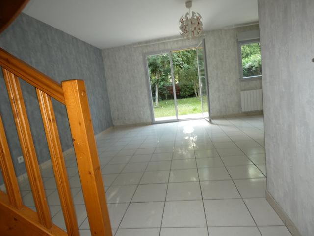 31190 LEGUEVIN Agréable Pavillon T4 duplex de 86.45m² Terrasse de 10m², jardin, Garage, parking