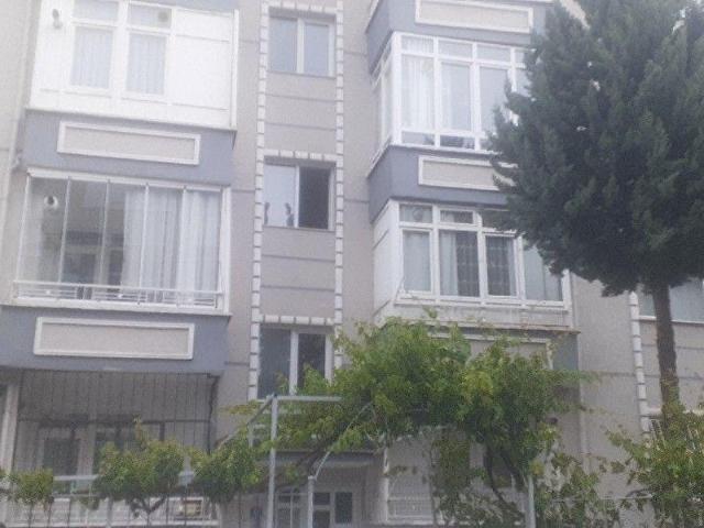 3+1100 M2 ARAKAT BAGIMSIZ GÜZEL BAKIMLI BİR DAIRE