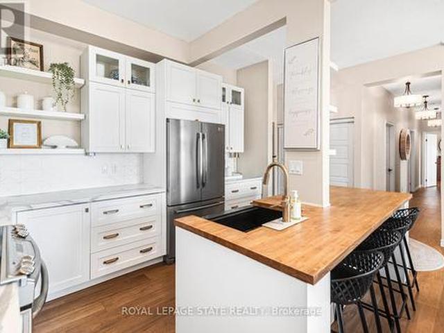 311 262 Dundas Street E, Hamilton, ON, L9B 1A9 condo for sale | Listing ID X13424 | Royal LePage