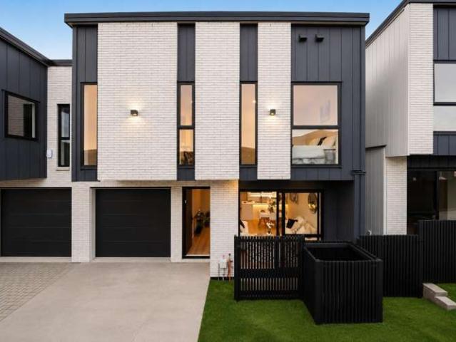 3/125 Ridge Road, Howick, Manukau City