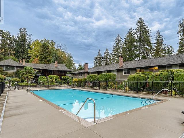 312 235 Keith Road West Vancouver, British Columbia