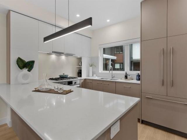 312 342 Mountain Highway, North Vancouver, BC, V7J 2K8 townhouse for sale | Listing ID R3136 | Royal LePage