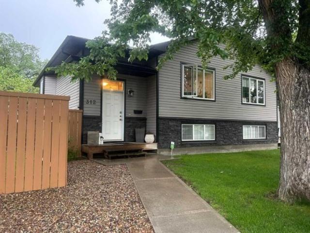 312 4 Avenue Nw, Medicine Hat, AB, T1A 1Z1 house for sale | Listing ID A2316 | Royal LePage
