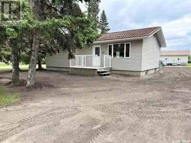 312 Broad Street, Cut Knife, SK, S0M 0N0 house for sale Lis.