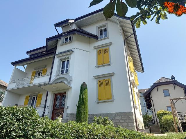 31/2 ZIMMER Balkon und Terrasse!