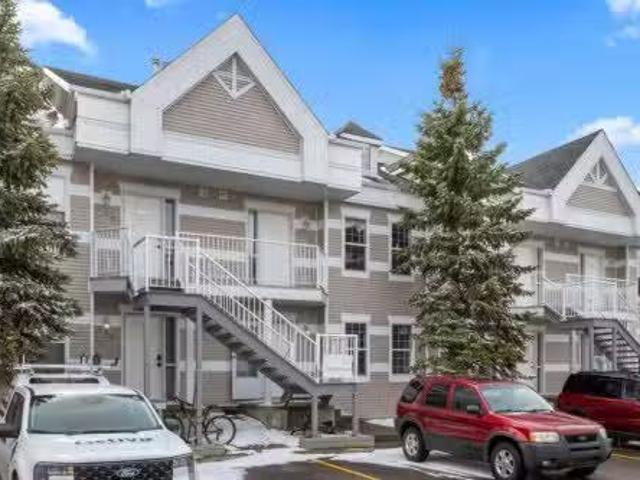 313 103 Strathaven Drive, Strathmore, AB, T1P 1W3 townhouse.