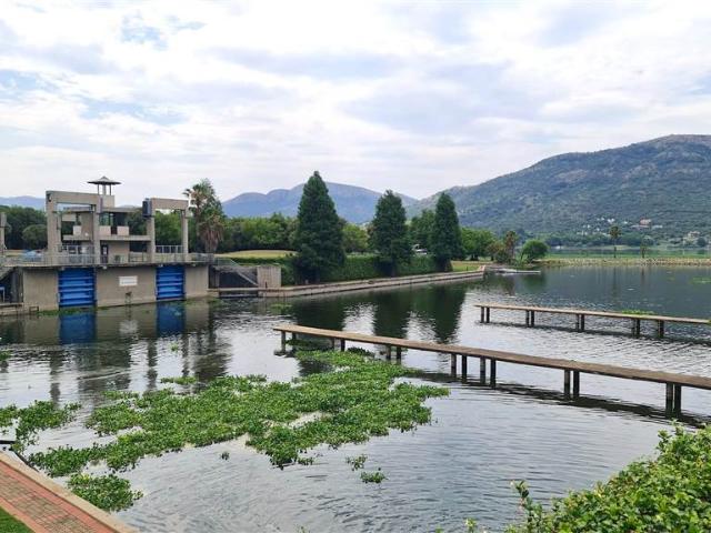 313 m² Land available in The Island Estates