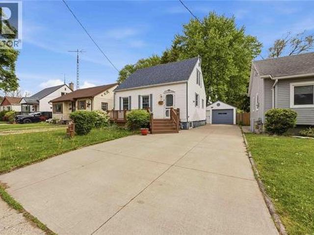 313 Ross Avenue, Sarnia, ON, N7T 1K1 house for sale | Listing ID 26010 | Royal LePage