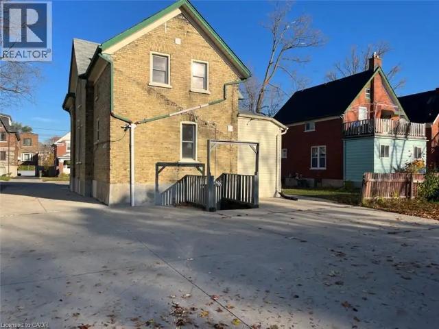 313 WELLINGTON Street N Unit# 1