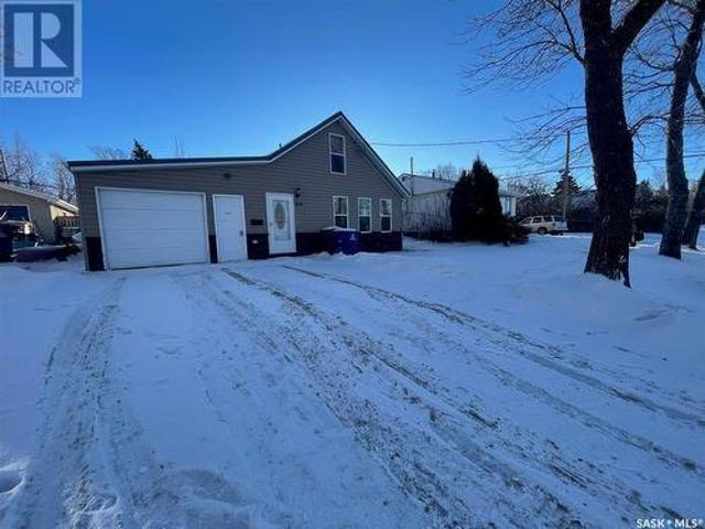 314 4Th Avenue Se, Weyburn, SK, S4H 1X8 house for sale List.
