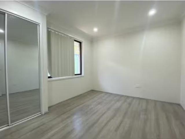 3/14 Frances Street, Minto House for rent Listed by Rihab Kac.