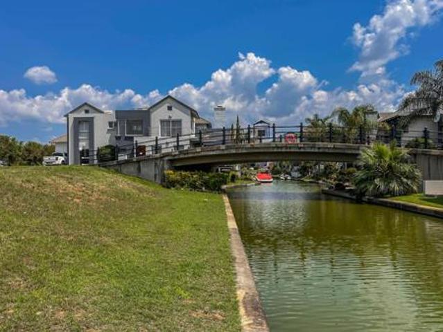 314 m² Land available in The Island Estates