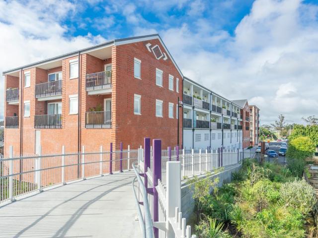 315/1A Soljak Place Mount Albert, Auckland City