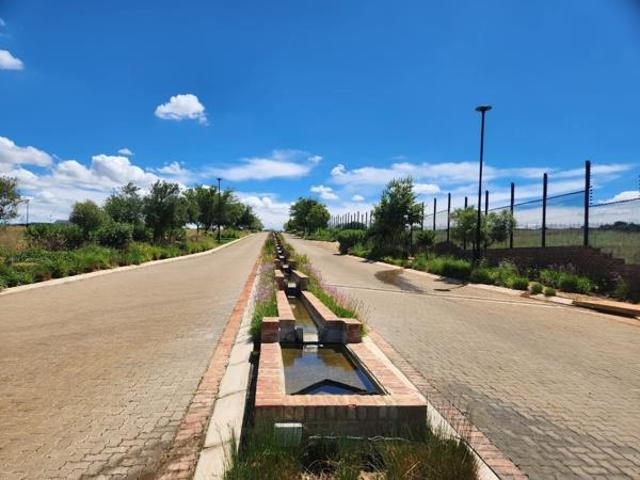 315 m² Land available in Van Der Hoff Park